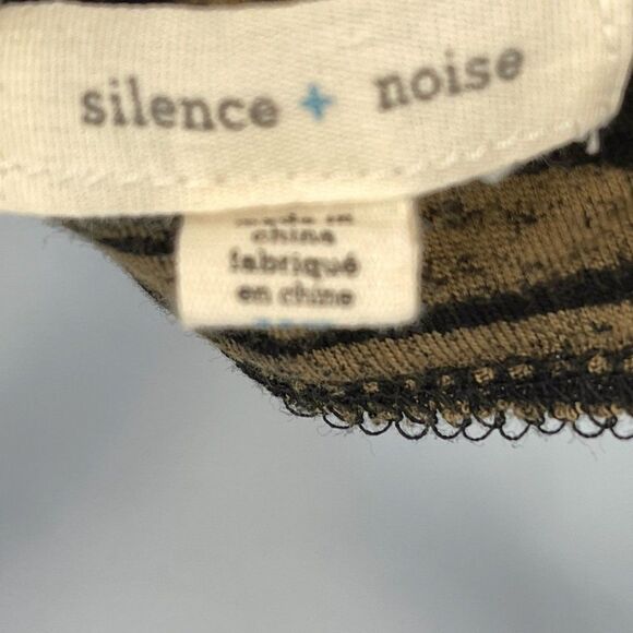 Silence + Noise Urban Outfitters Stripped Sleeveless Zipper V-Neck Tank Top - Picture 5 of 7